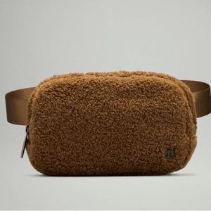 NWOT Lululemon Everywhere Fleece Belt Bag